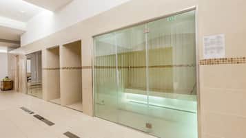 Salas de tratamientos para parejas, sauna, bañera de hidromasaje