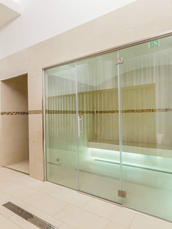Couples treatment rooms, sauna, hot tub, steam room, body treatments