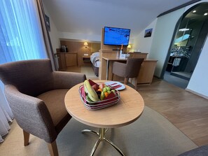 Comfort Double Room | Premium bedding, in-room safe, blackout drapes, free WiFi - Hotel Garni Brunnthaler (Garmisch-Partenkirchen)