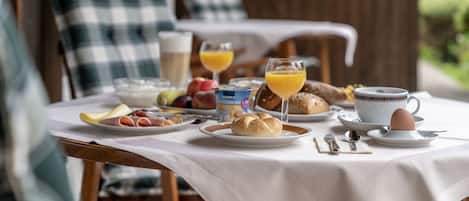 Dagelijks ontbijtbuffet (EUR 17.5 per persoon)