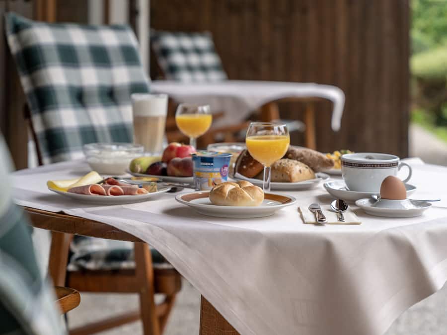 Colazione a buffet, servita tutte le mattine (17.5 EUR a persona)