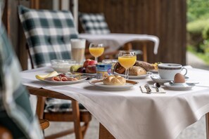 Café da manhã com buffet todos os dias mediante uma taxa