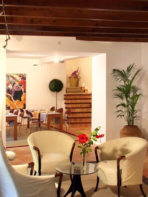 Tägliches inbegriffenes großes Frühstück