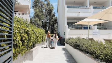 Entrada al alojamiento