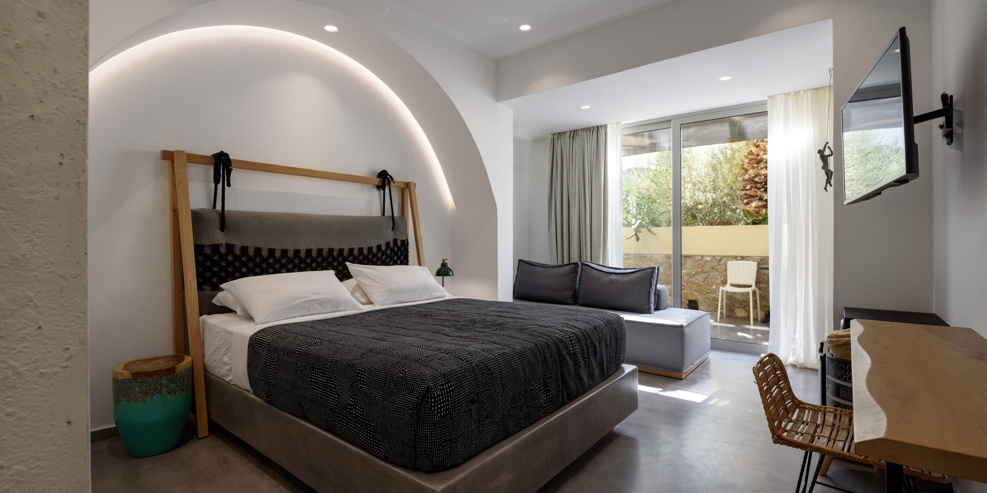 Junior Suite, Jetted Tub | In-room safe, blackout curtains, free WiFi, bed sheets