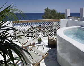 Habitación Deluxe, vista al mar (Outdoor Jetted Tub) | Terraza o patio