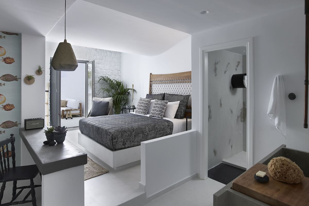 Deluxe Room, Sea View (Outdoor Jetted Tub) | In-room safe, blackout curtains, free WiFi, bed sheets