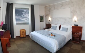 Cadar Frette Itali, peralatan tempat tidur premium, bar mini