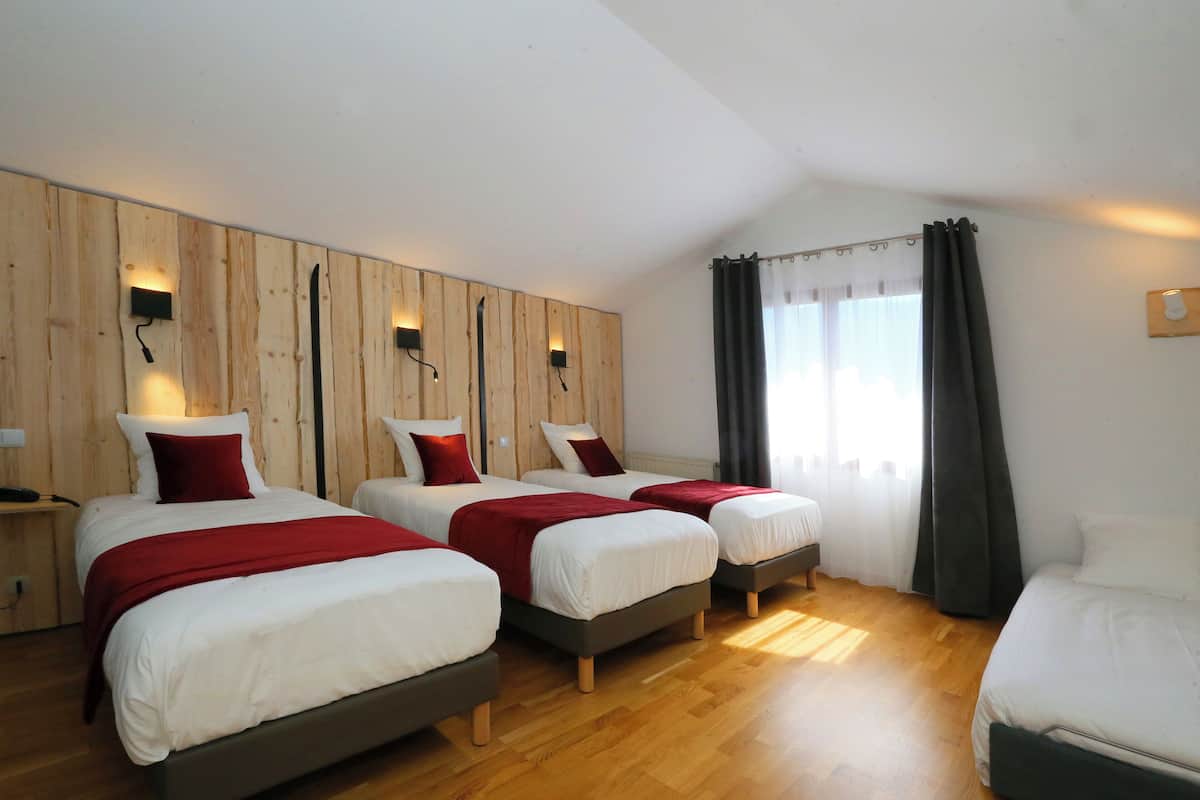 family suite | premium bedding, cots/infant beds, free wifi, bed sheets