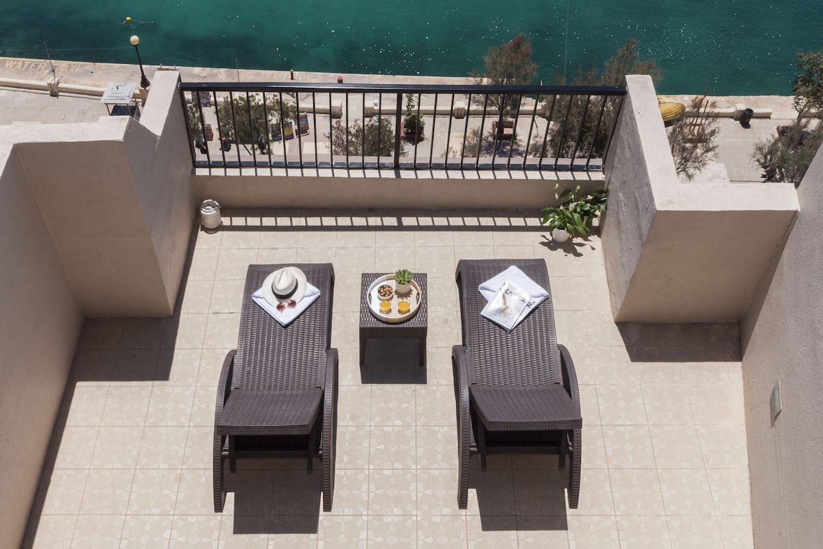 Superior Double or Twin Room, Sea View | In-room safe, desk, cribs (free), WiFi (free)