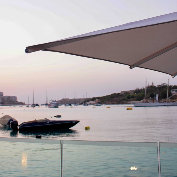 Outdoor pool, open 10:00 AM to 6:00 PM, pool umbrellas, sun loungers - Sliema Hotel by ST Hotels (Sliema)