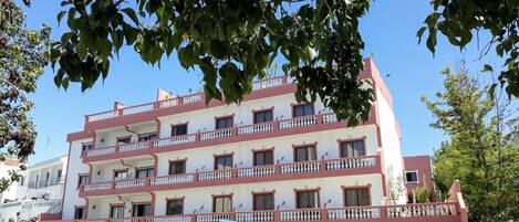 Voorkant van accommodatie