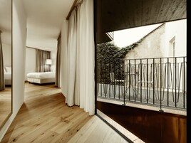 Ropa de cama de alta calidad y minibar