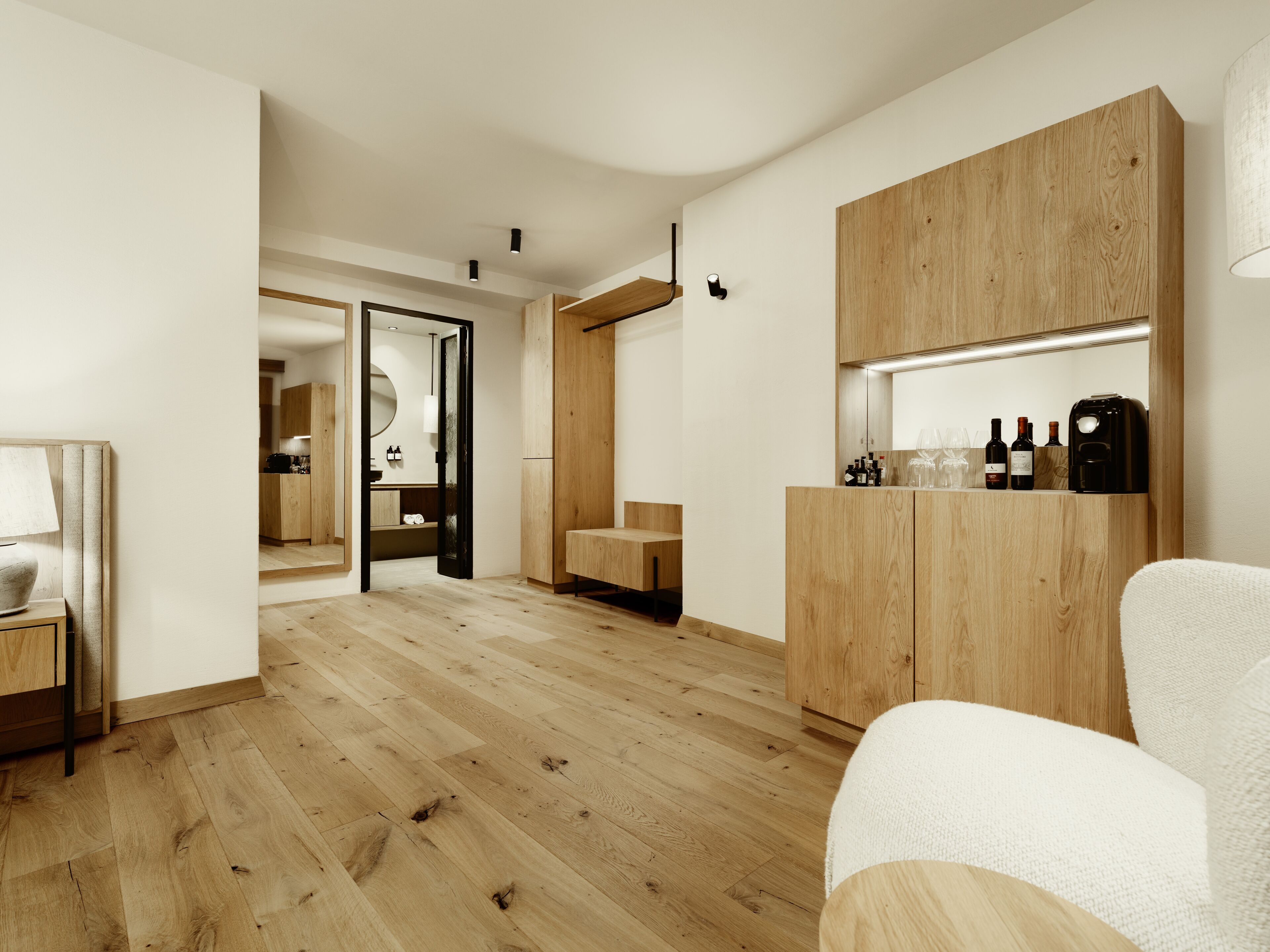 classic room | premium bedding, minibar, in-room safe, individually decorated