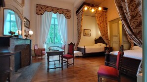 Traditional Twin Room, Multiple Beds, Private Bathroom, Park View (Arsac) - Château de Ternay (Ternay)