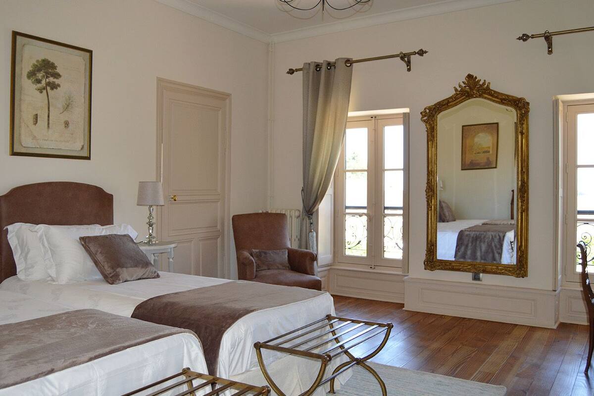 Habitación con 2 camas individuales | Ropa de cama de alta calidad y minibar