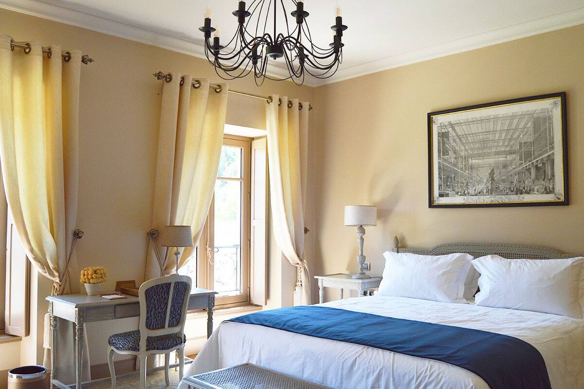 Suite junior (Rendez-vous) | Ropa de cama de alta calidad y minibar