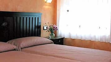 Select-Comfort-Betten, Minibar, Zimmersafe, Schreibtisch