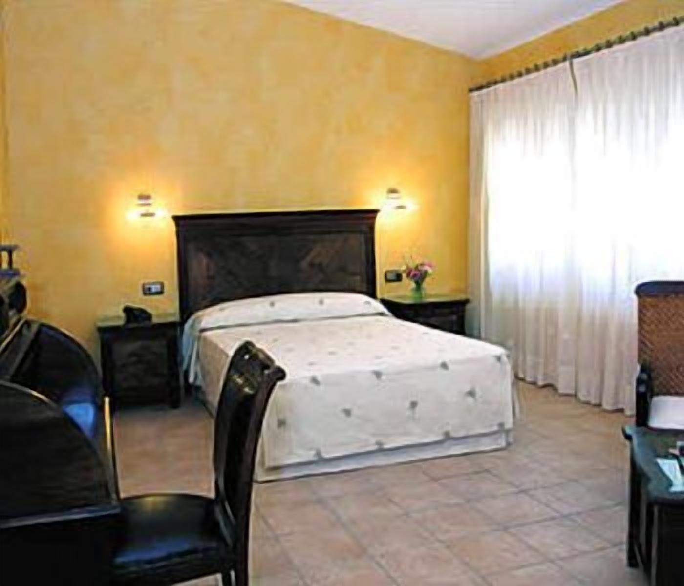 junior double suite | select comfort beds, minibar, in-room safe, desk