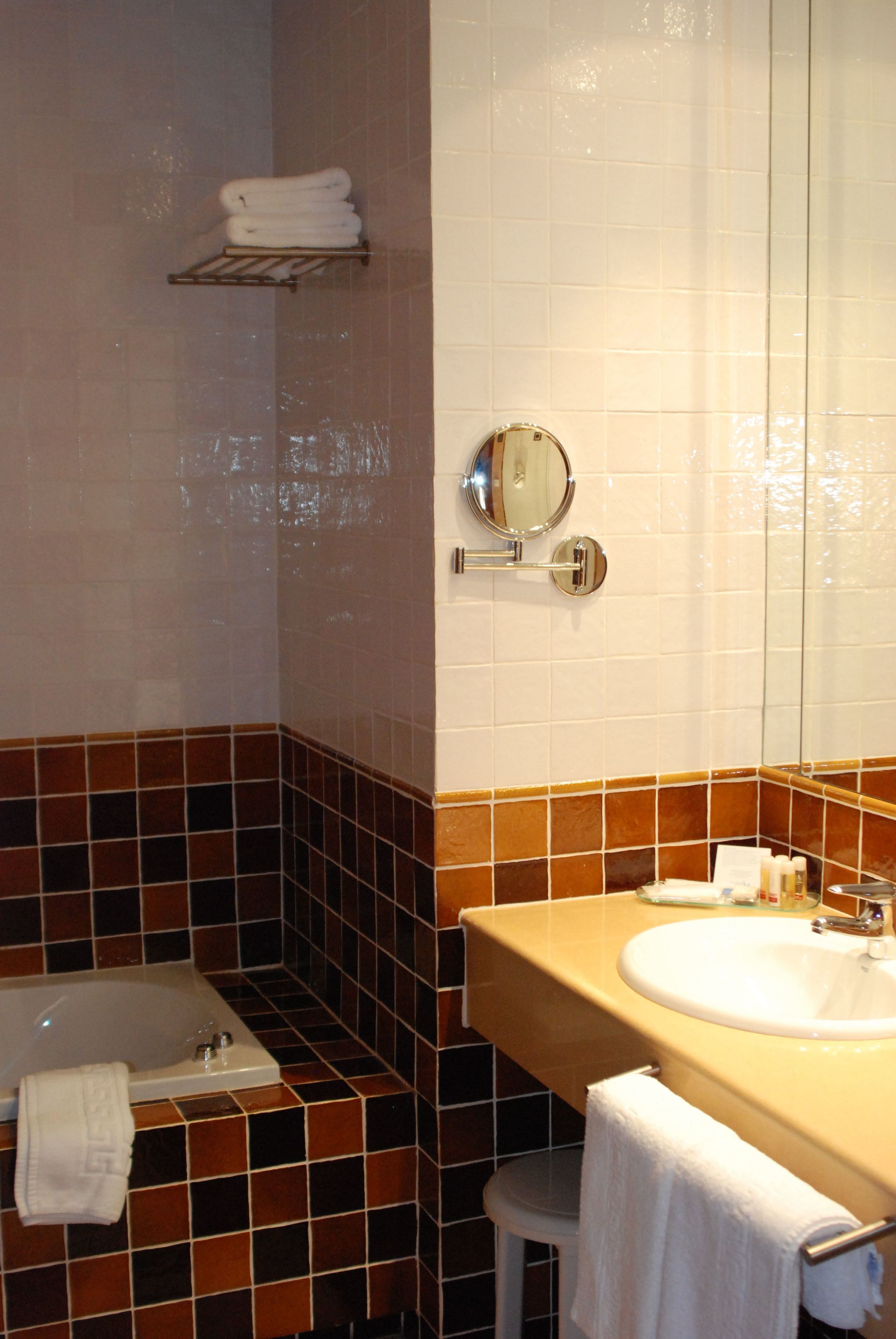 junior double suite | bathroom | hair dryer, towels