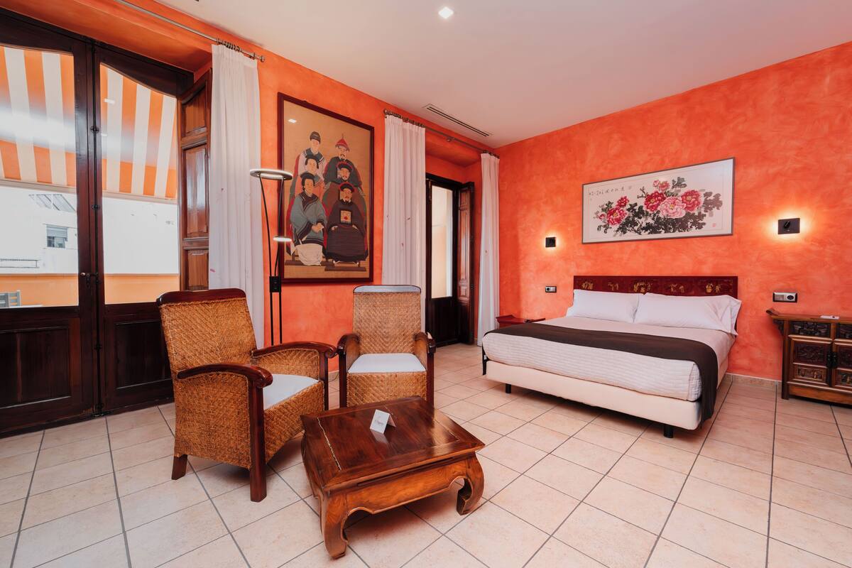 Select Comfort beds, minibar, in-room safe, desk