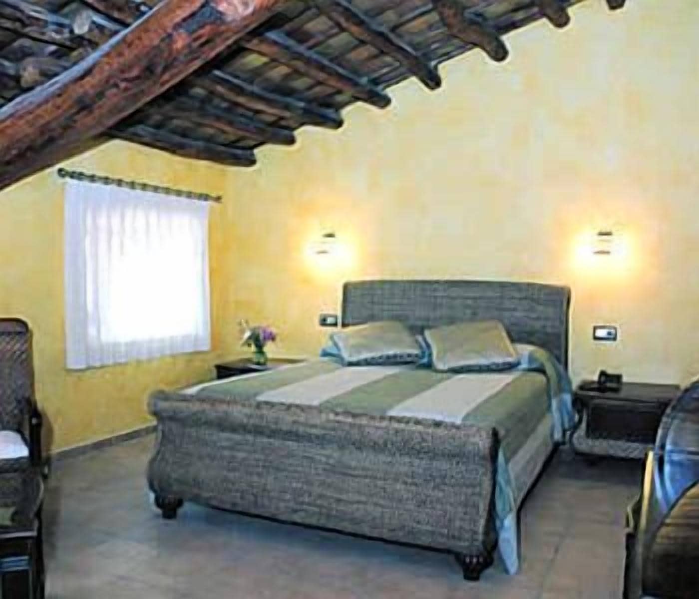 Junior Double Suite | セレクト コンフォート製ベッド、ミニバー、セーフティボックス (室内)、デスク