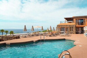 3 piscinas al aire libre, sombrillas, tumbonas