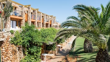 Double Room, Balcony, Sea View | 1 bedroom, in-room safe, desk, laptop workspace