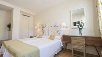 Double Room | In-room safe, free WiFi, bed sheets