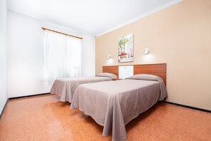 1 chambre, bureau, lits bébé (gratuits), Wi-Fi gratuit