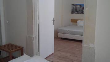 Family Room | Minibar, desk, soundproofing, free WiFi