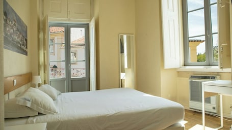 Deluxe Room, 1 King Bed with Sofa bed | 1 bedroom, minibar, desk, soundproofing