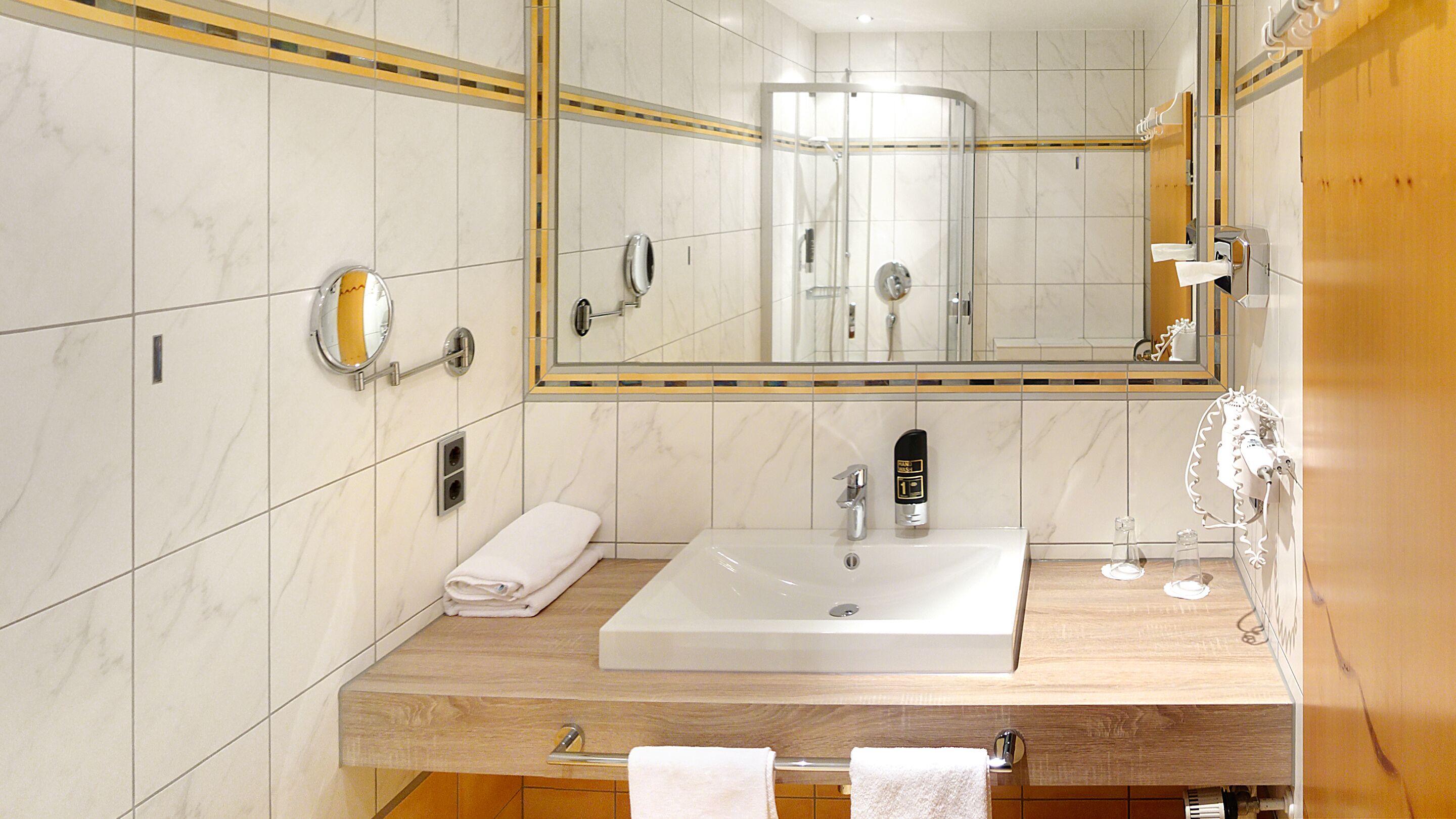 classic double room, private bathroom (teils auch als ez buchbar) | bathroom