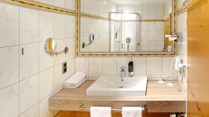 Dobbeltrom – classic, privat bad (teils auch als EZ buchbar) | Bad