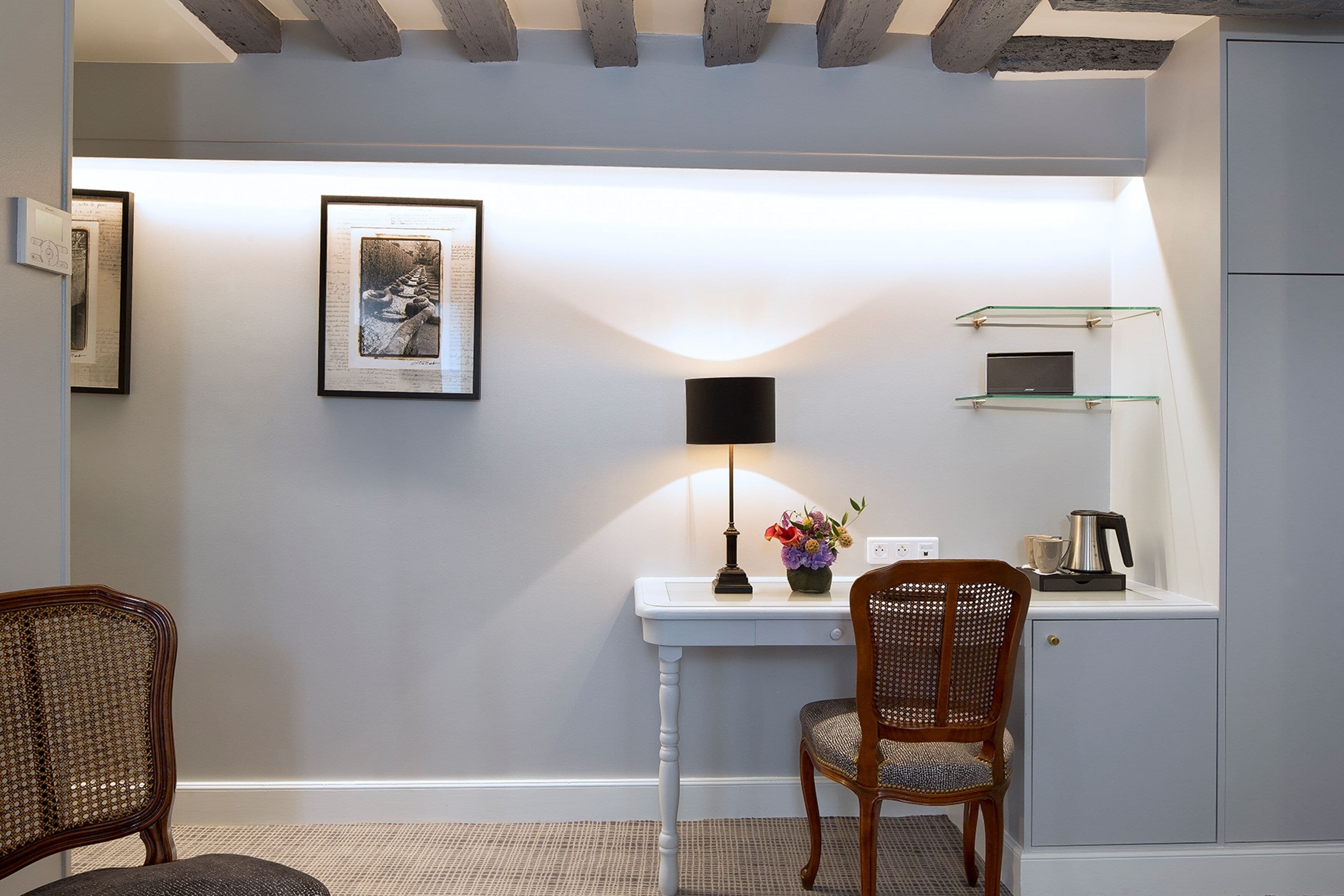 2 bedrooms, premium bedding, minibar, in-room safe