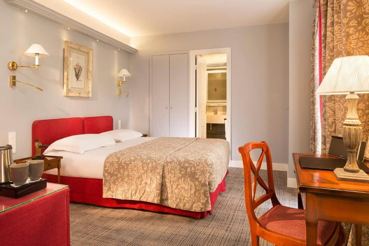 Chambres communicantes | 2 bedrooms, premium bedding, minibar, in-room safe