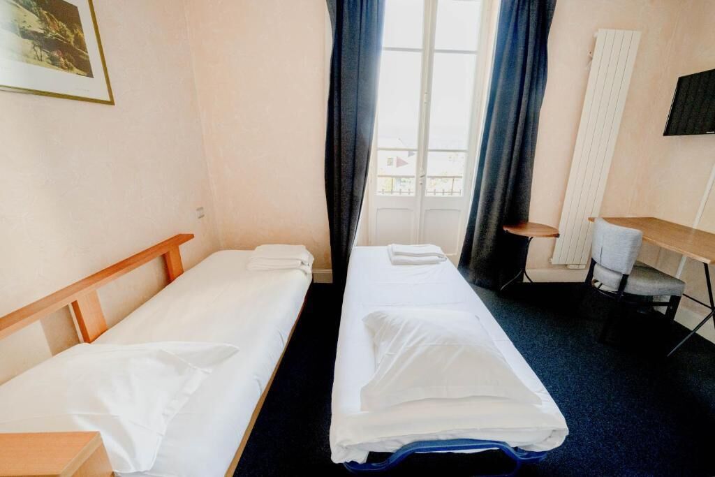 junior quadruple room, balcony, lake view (family) | living area | flat-screen tv