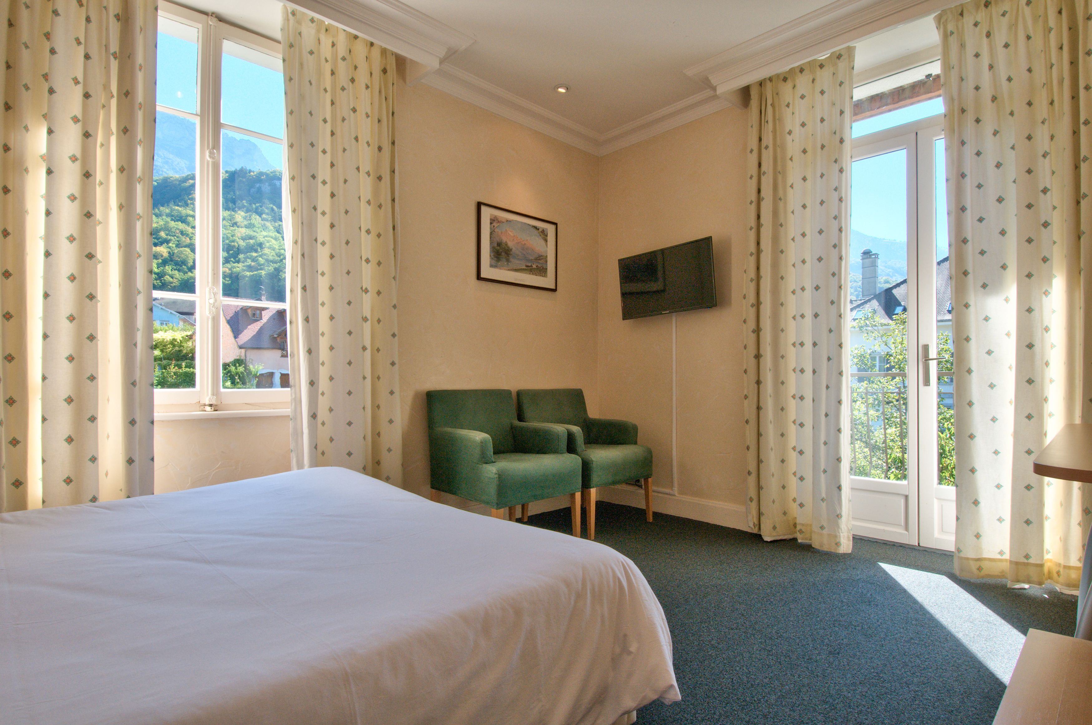 double or twin room, lake side | in-room safe, iron/ironing board, free wifi, bed sheets