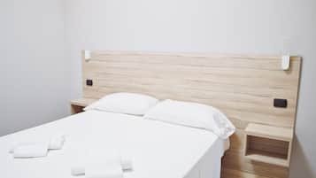 Double or Twin Room | Desk, rollaway beds, bed sheets
