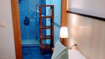 Habitación doble | Escritorio, sistema de insonorización, tabla de planchar con plancha