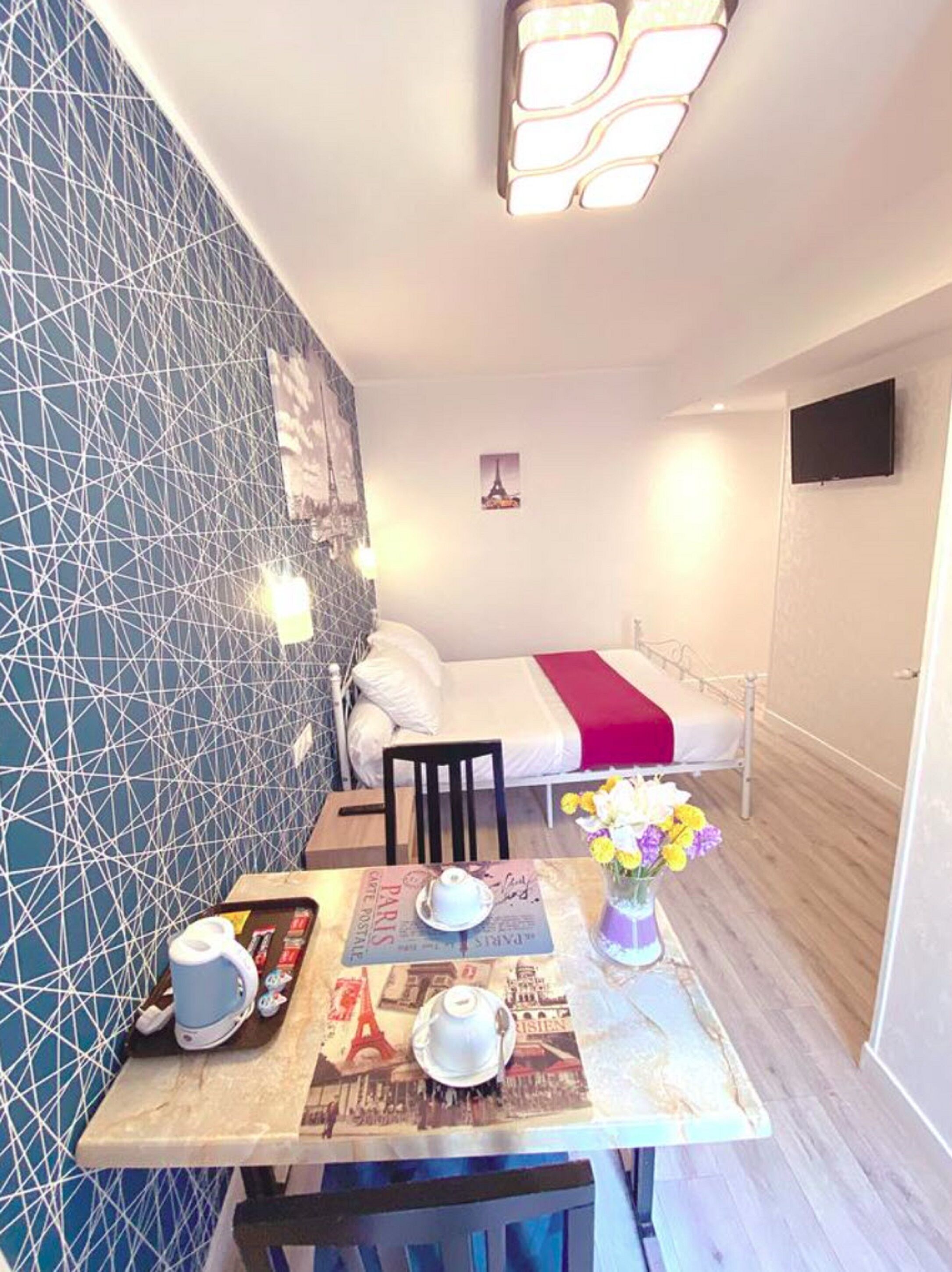 standard double room | desk, soundproofing, free cots/infant beds, free wifi