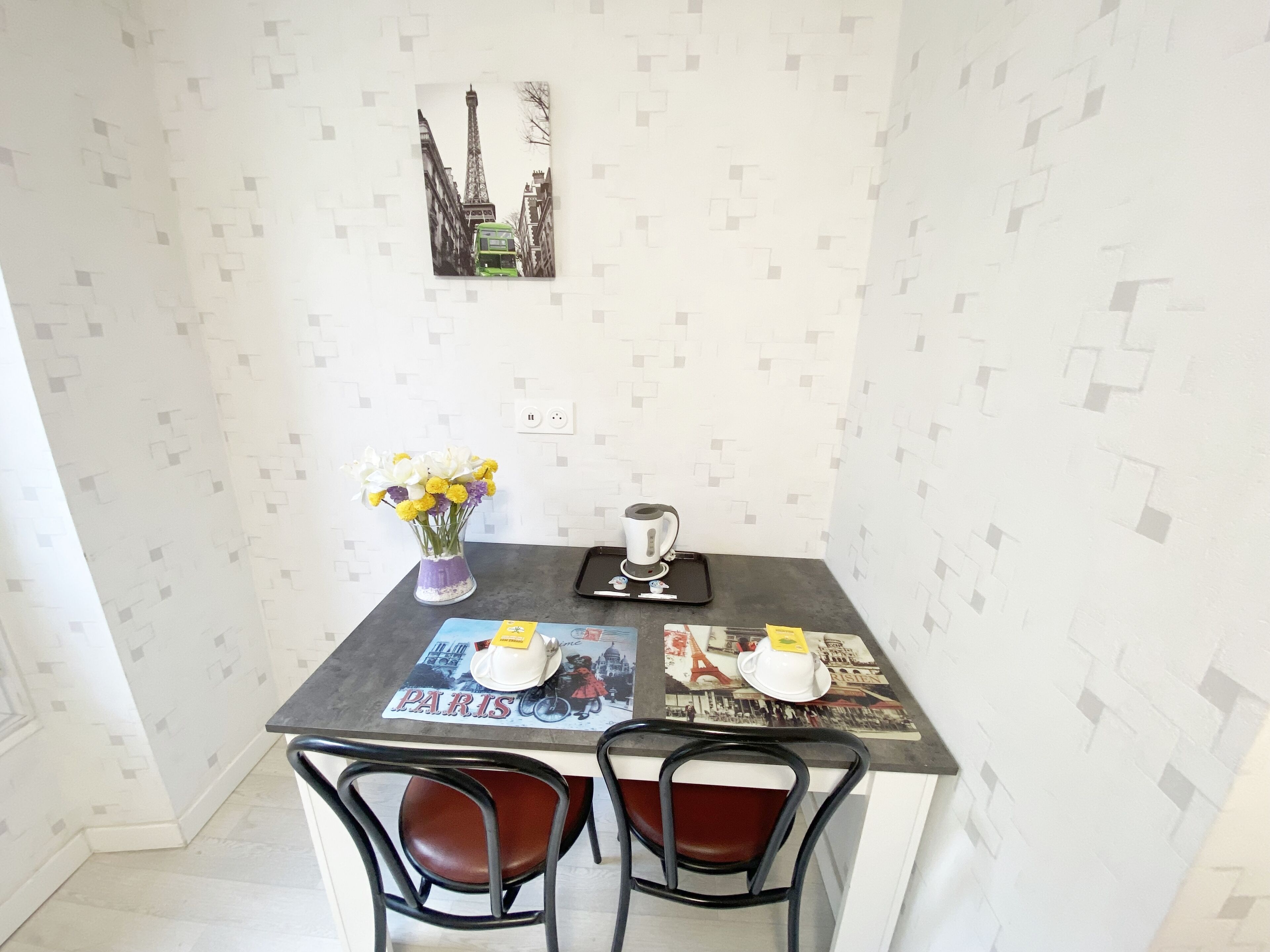 standard double room | desk, soundproofing, free cots/infant beds, free wifi