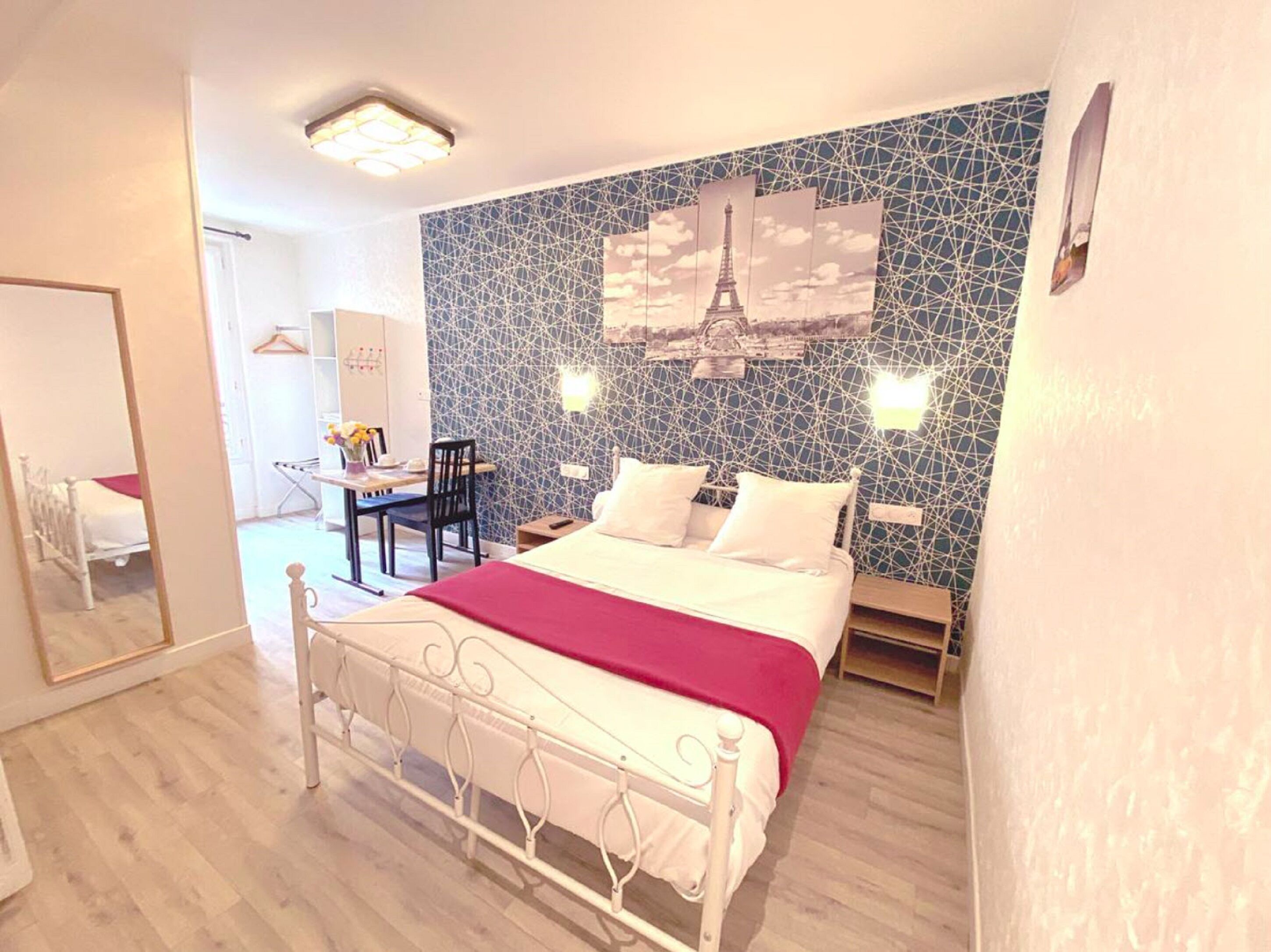 standard double room | desk, soundproofing, free cots/infant beds, free wifi