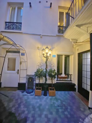 Exterior - Hôtel Aviatic (Paris)