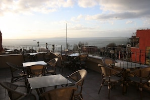 Terrace/patio - Hotel Peninsula (Istanbul)