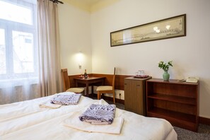 Doppel- oder Zweibettzimmer