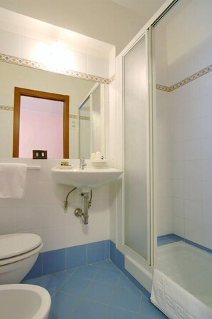 Double or Twin Room | Bathroom | Shower, hair dryer, towels - Buone Vacanze (Rome)