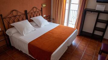 Superior Double Room, 1 King Bed, City View | Egyptian cotton sheets, premium bedding, in-room safe, soundproofing