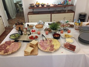 Daily buffet breakfast (EUR 5 per person)