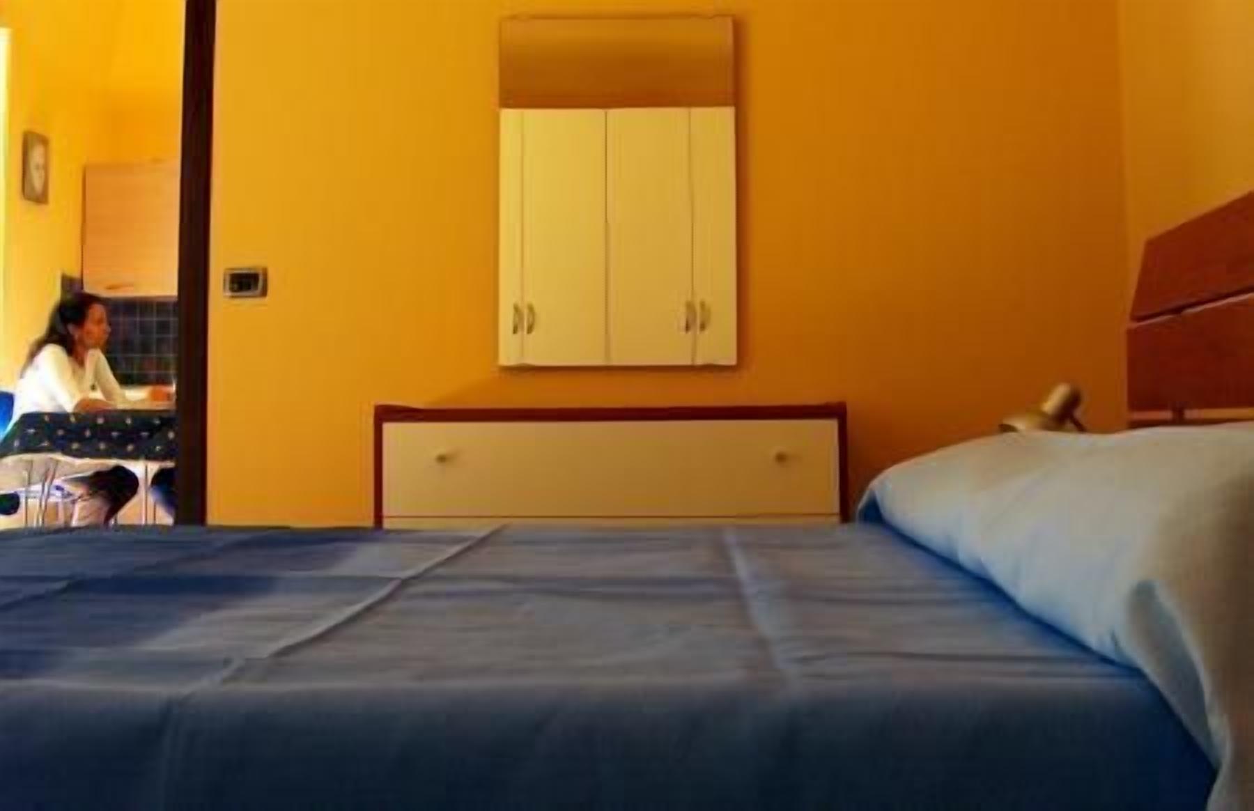 1 bedroom, iron/ironing board, free cots/infant beds, rollaway beds